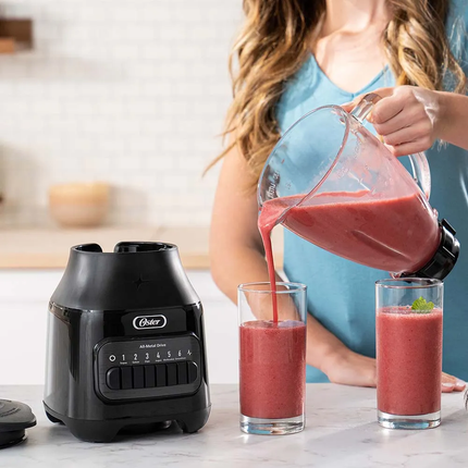 Licuadora Oster BLSTPEG-BPB  Vaso de Vidrio 600W  6 Vel Negra