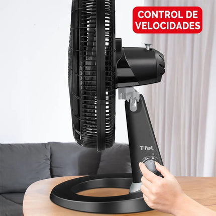 Ventilador de Pedestal T-Fal VE7752X0 Silence Force con Control