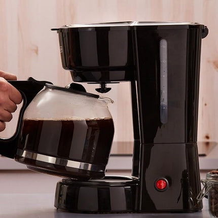Cafetera Black&Decker CM0916B 12 Tz Base Caliente Jarra Antigoteo Negro