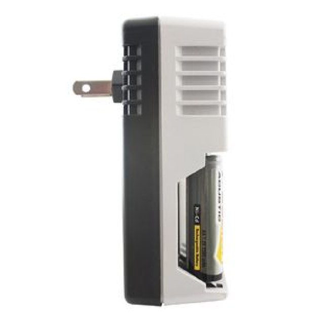 Cargador de Pilas Fussion BC-2005 AA/AAA - incluye 4 Pilas AA